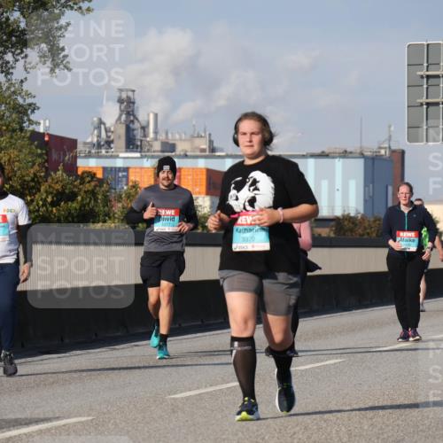 03.10.2025 - Köhlbrandbrückenlauf Luisa Fischer http://msf.ph/oto/8986939 03.10.2025 11:22:03 Position 3 2277, 3347, 3370 meine-sportfotos.de