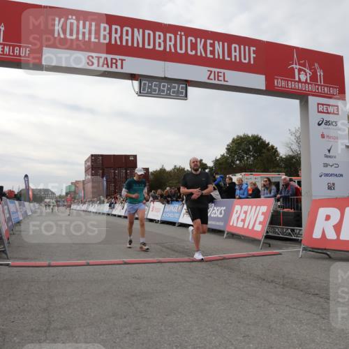03.10.2025 - Köhlbrandbrückenlauf Yannick Fuchs http://msf.ph/oto/8986941 03.10.2025 15:59:23 Ziel 7083, 7089, 7262, 8780, 9126, 9238, 9577 meine-sportfotos.de