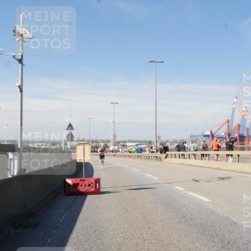 03.10.2025 - Köhlbrandbrückenlauf Matties Gatica Varas http://msf.ph/oto/8986948 03.10.2025 12:27:41 Position 2  meine-sportfotos.de