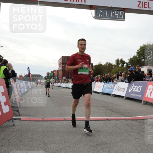 03.10.2025 - Köhlbrandbrückenlauf Yannick Fuchs http://msf.ph/oto/8986953 03.10.2025 16:11:46 Ziel 7330, 7419, 7469, 7533, 7658, 9200, 9202, 9244, 9392, 9634 meine-sportfotos.de