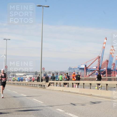 03.10.2025 - Köhlbrandbrückenlauf Matties Gatica Varas http://msf.ph/oto/8986959 03.10.2025 12:27:42 Position 2  meine-sportfotos.de