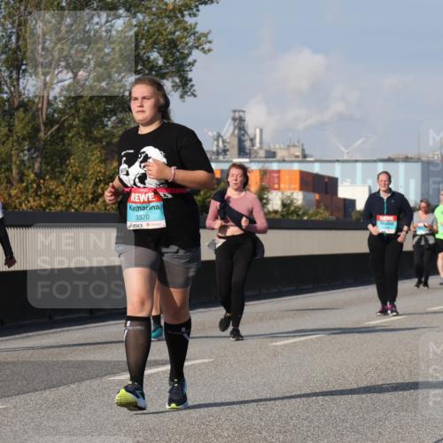 03.10.2025 - Köhlbrandbrückenlauf Luisa Fischer http://msf.ph/oto/8986961 03.10.2025 11:22:06 Position 3 140, 3347, 3370 meine-sportfotos.de