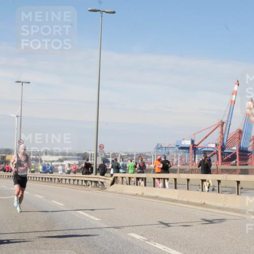 03.10.2025 - Köhlbrandbrückenlauf Matties Gatica Varas http://msf.ph/oto/8986962 03.10.2025 12:27:43 Position 2 3 meine-sportfotos.de