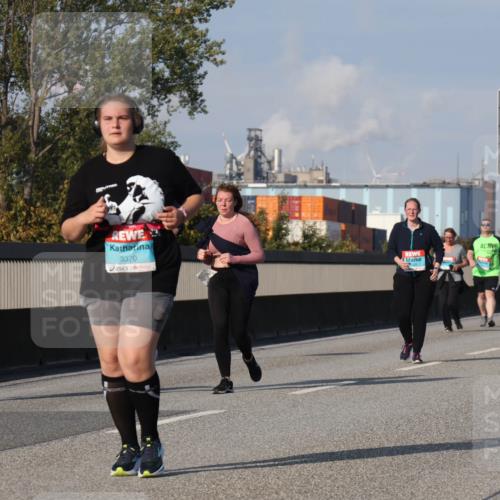 03.10.2025 - Köhlbrandbrückenlauf Luisa Fischer http://msf.ph/oto/8986964 03.10.2025 11:22:06 Position 3 3347, 3370 meine-sportfotos.de