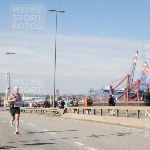 03.10.2025 - Köhlbrandbrückenlauf Matties Gatica Varas http://msf.ph/oto/8986967 03.10.2025 12:27:43 Position 2 1 meine-sportfotos.de