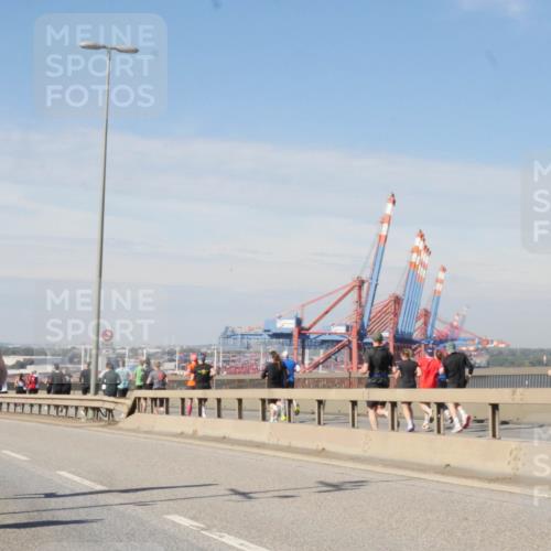 03.10.2025 - Köhlbrandbrückenlauf Matties Gatica Varas http://msf.ph/oto/8986969 03.10.2025 12:27:44 Position 2 1 meine-sportfotos.de