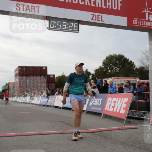 03.10.2025 - Köhlbrandbrückenlauf Yannick Fuchs http://msf.ph/oto/8986971 03.10.2025 15:59:24 Ziel 7083, 7089, 7262, 8780, 9126, 9238, 9577 meine-sportfotos.de