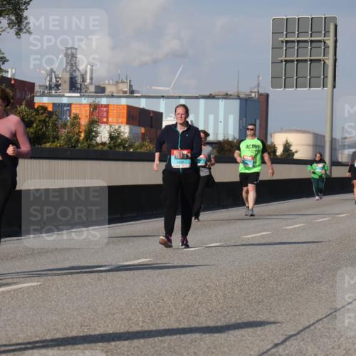 03.10.2025 - Köhlbrandbrückenlauf Luisa Fischer http://msf.ph/oto/8986972 03.10.2025 11:22:07 Position 3  meine-sportfotos.de