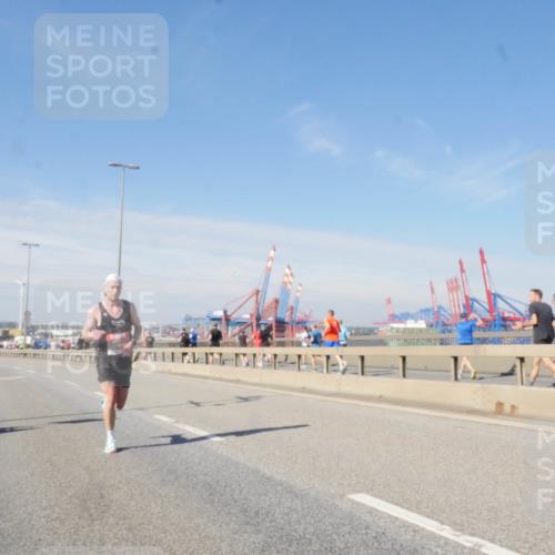 03.10.2025 - Köhlbrandbrückenlauf Matties Gatica Varas http://msf.ph/oto/8986979 03.10.2025 12:27:45 Position 2  meine-sportfotos.de
