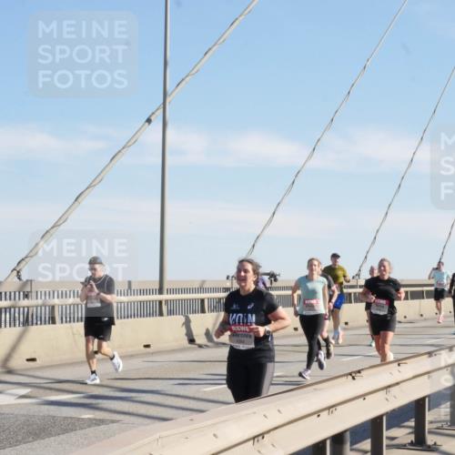 03.10.2025 - Köhlbrandbrückenlauf Matties Gatica Varas http://msf.ph/oto/8986989 03.10.2025 12:27:51 Position 2 1, 4364 meine-sportfotos.de