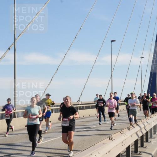 03.10.2025 - Köhlbrandbrückenlauf Matties Gatica Varas http://msf.ph/oto/8987000 03.10.2025 12:27:53 Position 2  meine-sportfotos.de