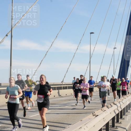 03.10.2025 - Köhlbrandbrückenlauf Matties Gatica Varas http://msf.ph/oto/8987003 03.10.2025 12:27:53 Position 2 4521, 4260 meine-sportfotos.de