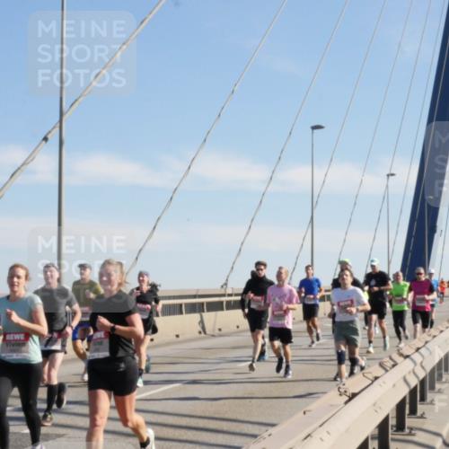 03.10.2025 - Köhlbrandbrückenlauf Matties Gatica Varas http://msf.ph/oto/8987006 03.10.2025 12:27:53 Position 2  meine-sportfotos.de