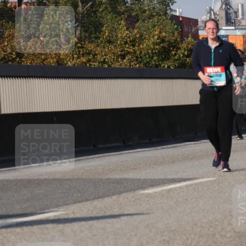 03.10.2025 - Köhlbrandbrückenlauf Luisa Fischer http://msf.ph/oto/8987008 03.10.2025 11:22:11 Position 3 428 meine-sportfotos.de