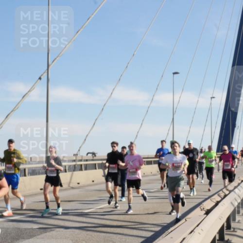 03.10.2025 - Köhlbrandbrückenlauf Matties Gatica Varas http://msf.ph/oto/8987011 03.10.2025 12:27:54 Position 2 360 meine-sportfotos.de