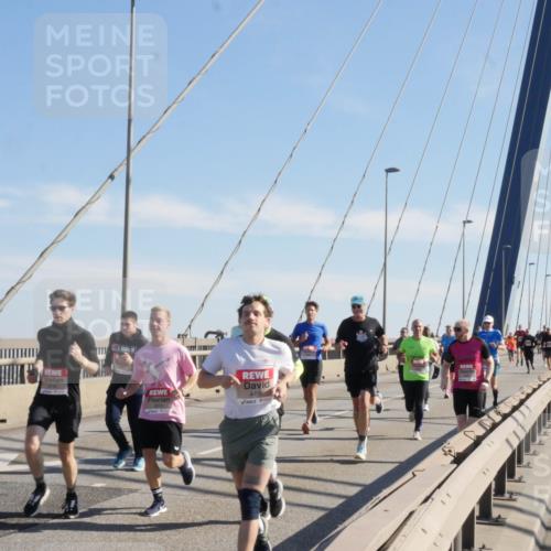 03.10.2025 - Köhlbrandbrückenlauf Matties Gatica Varas http://msf.ph/oto/8987021 03.10.2025 12:27:56 Position 2 4405 meine-sportfotos.de