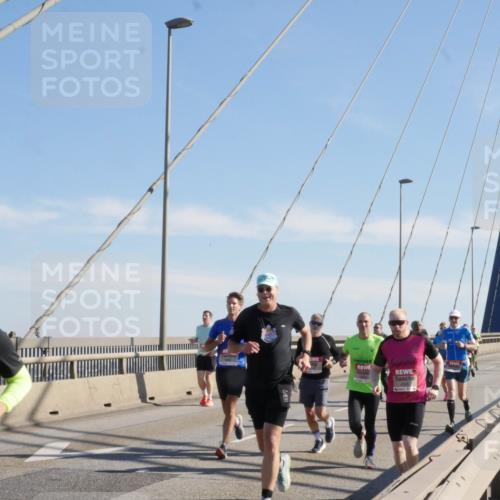 03.10.2025 - Köhlbrandbrückenlauf Matties Gatica Varas http://msf.ph/oto/8987029 03.10.2025 12:27:57 Position 2  meine-sportfotos.de