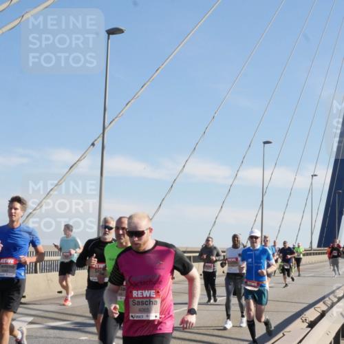 03.10.2025 - Köhlbrandbrückenlauf Matties Gatica Varas http://msf.ph/oto/8987038 03.10.2025 12:27:59 Position 2 6562, 4065 meine-sportfotos.de