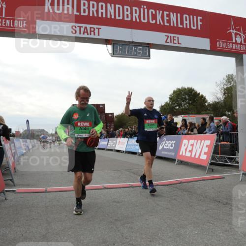 03.10.2025 - Köhlbrandbrückenlauf Yannick Fuchs http://msf.ph/oto/8987039 03.10.2025 16:11:49 Ziel 7419, 7469, 7533, 7658, 7961, 8005, 8096, 8954, 9202, 9244, 9392 meine-sportfotos.de