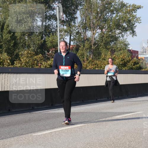 03.10.2025 - Köhlbrandbrückenlauf Luisa Fischer http://msf.ph/oto/8987043 03.10.2025 11:22:15 Position 3 2428 meine-sportfotos.de