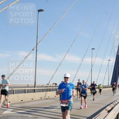 03.10.2025 - Köhlbrandbrückenlauf Matties Gatica Varas http://msf.ph/oto/8987046 03.10.2025 12:28:00 Position 2  meine-sportfotos.de