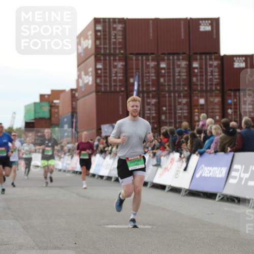 03.10.2025 - Köhlbrandbrückenlauf Yannick Fuchs http://msf.ph/oto/8987056 03.10.2025 16:11:50 Ziel 7469, 7533, 7566, 7613, 7658, 7961, 8005, 8096, 8954, 9244 meine-sportfotos.de