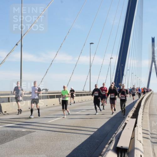 03.10.2025 - Köhlbrandbrückenlauf Matties Gatica Varas http://msf.ph/oto/8987059 03.10.2025 12:28:05 Position 2  meine-sportfotos.de