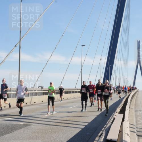 03.10.2025 - Köhlbrandbrückenlauf Matties Gatica Varas http://msf.ph/oto/8987061 03.10.2025 12:28:06 Position 2  meine-sportfotos.de