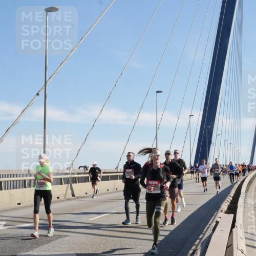 03.10.2025 - Köhlbrandbrückenlauf Matties Gatica Varas http://msf.ph/oto/8987071 03.10.2025 12:28:07 Position 2  meine-sportfotos.de