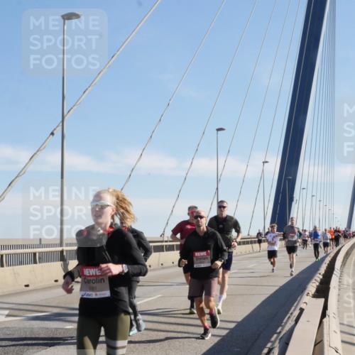 03.10.2025 - Köhlbrandbrückenlauf Matties Gatica Varas http://msf.ph/oto/8987078 03.10.2025 12:28:08 Position 2 6184, 24, 8281 meine-sportfotos.de