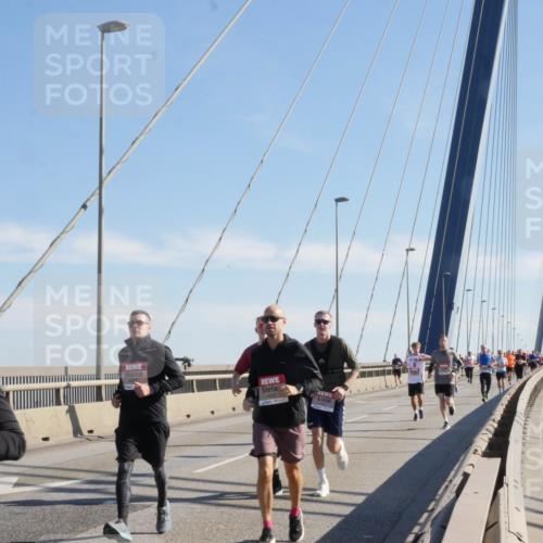 03.10.2025 - Köhlbrandbrückenlauf Matties Gatica Varas http://msf.ph/oto/8987081 03.10.2025 12:28:09 Position 2 4202 meine-sportfotos.de
