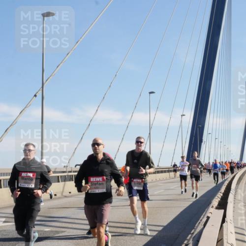 03.10.2025 - Köhlbrandbrückenlauf Matties Gatica Varas http://msf.ph/oto/8987085 03.10.2025 12:28:09 Position 2 4533, 4202 meine-sportfotos.de