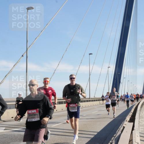 03.10.2025 - Köhlbrandbrückenlauf Matties Gatica Varas http://msf.ph/oto/8987088 03.10.2025 12:28:10 Position 2 4533, 4202, 4761 meine-sportfotos.de