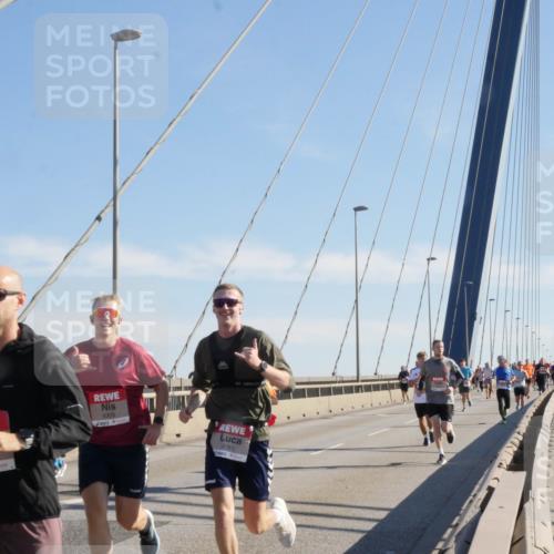 03.10.2025 - Köhlbrandbrückenlauf Matties Gatica Varas http://msf.ph/oto/8987092 03.10.2025 12:28:10 Position 2 6305, 4761 meine-sportfotos.de