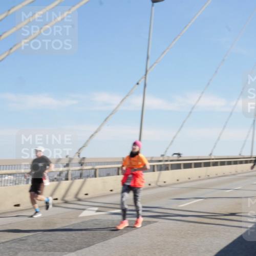 03.10.2025 - Köhlbrandbrückenlauf Matties Gatica Varas http://msf.ph/oto/8987106 03.10.2025 12:28:12 Position 2  meine-sportfotos.de