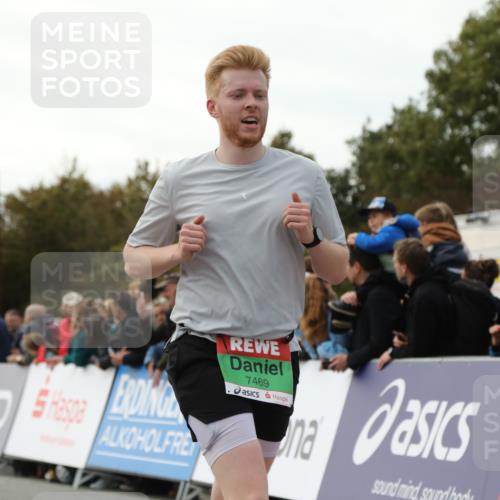 03.10.2025 - Köhlbrandbrückenlauf Yannick Fuchs http://msf.ph/oto/8987107 03.10.2025 16:11:53 Ziel 7122, 7469, 7533, 7566, 7613, 7757, 7961, 8005, 8096, 8110, 8954, 9244 meine-sportfotos.de
