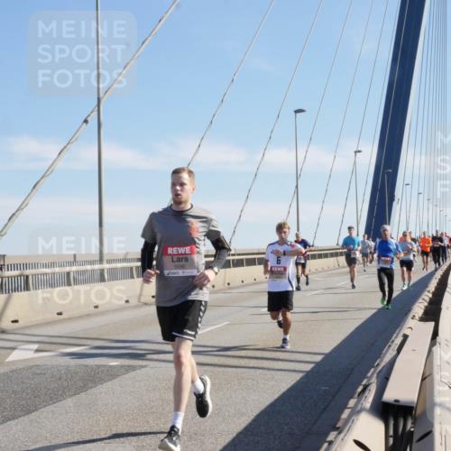 03.10.2025 - Köhlbrandbrückenlauf Matties Gatica Varas http://msf.ph/oto/8987116 03.10.2025 12:28:14 Position 2 5096, 6 meine-sportfotos.de
