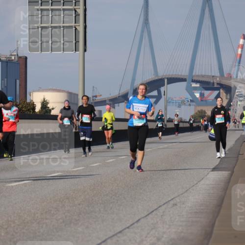03.10.2025 - Köhlbrandbrückenlauf Luisa Fischer http://msf.ph/oto/8987153 03.10.2025 11:22:26 Position 3  meine-sportfotos.de