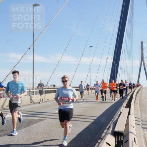 03.10.2025 - Köhlbrandbrückenlauf Matties Gatica Varas http://msf.ph/oto/8987161 03.10.2025 12:28:20 Position 2 6120, 4544 meine-sportfotos.de