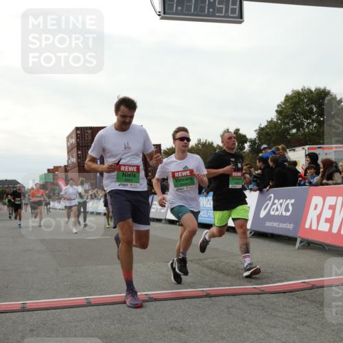 03.10.2025 - Köhlbrandbrückenlauf Yannick Fuchs http://msf.ph/oto/8987165 03.10.2025 16:11:56 Ziel 7122, 7463, 7469, 7566, 7613, 7757, 7961, 8005, 8096, 8110, 8259, 8569, 8954, 9159, 9244 meine-sportfotos.de