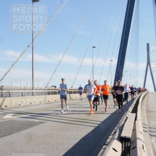 03.10.2025 - Köhlbrandbrückenlauf Matties Gatica Varas http://msf.ph/oto/8987174 03.10.2025 12:28:22 Position 2  meine-sportfotos.de