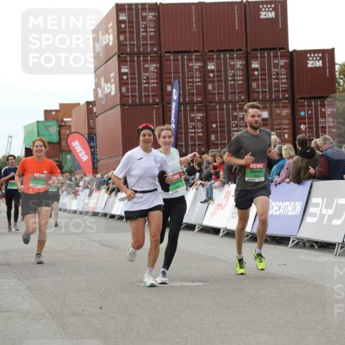 03.10.2025 - Köhlbrandbrückenlauf Yannick Fuchs http://msf.ph/oto/8987182 03.10.2025 16:11:57 Ziel 7122, 7463, 7566, 7613, 7757, 7961, 8005, 8096, 8110, 8259, 8569, 8954, 9159, 9244 meine-sportfotos.de