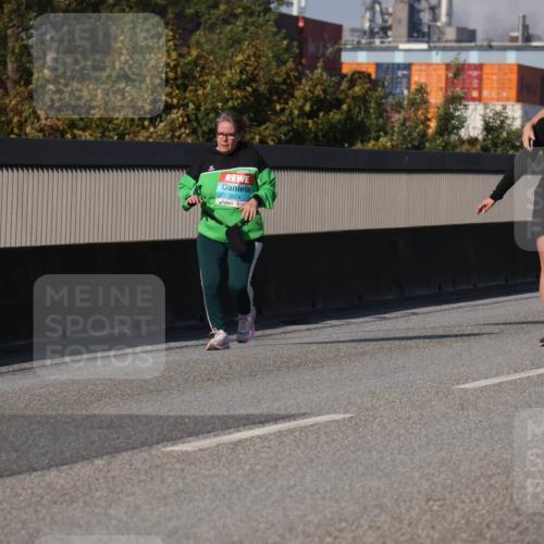 03.10.2025 - Köhlbrandbrückenlauf Luisa Fischer http://msf.ph/oto/8987184 03.10.2025 11:22:30 Position 3 3624, 3098 meine-sportfotos.de