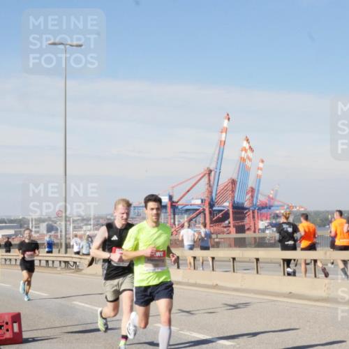 03.10.2025 - Köhlbrandbrückenlauf Matties Gatica Varas http://msf.ph/oto/8987185 03.10.2025 12:28:33 Position 2  meine-sportfotos.de