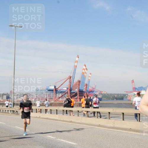 03.10.2025 - Köhlbrandbrückenlauf Matties Gatica Varas http://msf.ph/oto/8987197 03.10.2025 12:28:34 Position 2 2 meine-sportfotos.de
