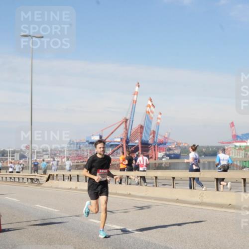 03.10.2025 - Köhlbrandbrückenlauf Matties Gatica Varas http://msf.ph/oto/8987204 03.10.2025 12:28:35 Position 2  meine-sportfotos.de