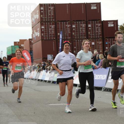 03.10.2025 - Köhlbrandbrückenlauf Yannick Fuchs http://msf.ph/oto/8987205 03.10.2025 16:11:57 Ziel 7122, 7463, 7566, 7613, 7757, 7961, 8005, 8096, 8110, 8259, 8569, 8954, 9159, 9244 meine-sportfotos.de