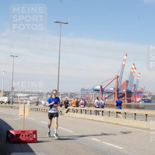 03.10.2025 - Köhlbrandbrückenlauf Matties Gatica Varas http://msf.ph/oto/8987217 03.10.2025 12:28:39 Position 2  meine-sportfotos.de