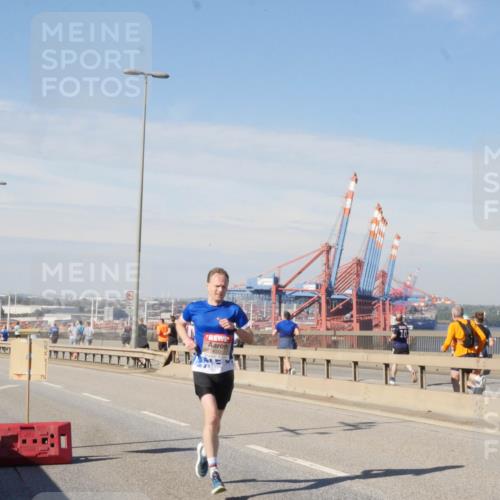03.10.2025 - Köhlbrandbrückenlauf Matties Gatica Varas http://msf.ph/oto/8987223 03.10.2025 12:28:40 Position 2  meine-sportfotos.de