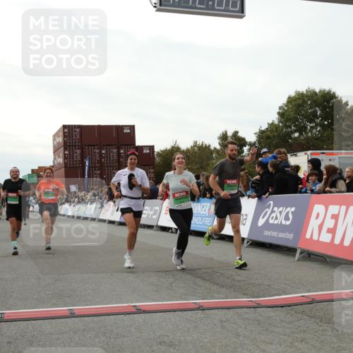 03.10.2025 - Köhlbrandbrückenlauf Yannick Fuchs http://msf.ph/oto/8987232 03.10.2025 16:11:58 Ziel 7122, 7463, 7566, 7613, 7757, 7961, 8005, 8096, 8110, 8259, 8569, 8954, 9159, 9244, 9399 meine-sportfotos.de